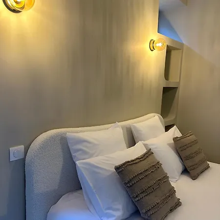 By Collectionaura Centre Apartment *